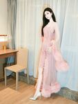 秀人网【晚苏susuErikaki】大尺度露三点粉色绒毛长裙