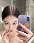 Satu kontras yang indah antara seorang pelajar kolej dan swafoto seks teman lelakinya bocor, dengan punggung tembam menunggang dalam kerongkong dan melutut untuk menjilat teman wanita yang tidak bersalah, yang telah disetubuhi sehingga jus putih dan membu