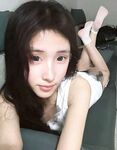 Những bức ảnh và video riêng tư của Zhang Reno, một người có sức ảnh hưởng trên Douyin với 120.000 người theo dõi, đã chụp ảnh tự sướng với các nhà tài trợ của mình và bị lộ.