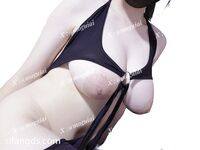 【2025年新流】推特05年巨乳芭比【魔鬼爱】付费VIP福利①，水蛇腰蜜桃臀，写满淫字，边肏边调，母狗属性拉满