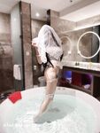 Hot contrast sexy beauty "Tutu" at ang kanyang mga girlfriends VIP group Xiuhe group wedding dress face oral sex, magandang sexy wedding bride super contrast full version welfare ①