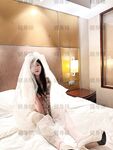 Hot contrast sexy beauty "Tutu" at ang kanyang mga girlfriends VIP group Xiuhe group wedding dress face oral sex, magandang sexy wedding bride super contrast full version welfare ①