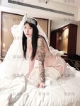 Hot contrast sexy beauty "Tutu" at ang kanyang mga girlfriends VIP group Xiuhe group wedding dress face oral sex, magandang sexy wedding bride super contrast full version welfare ①