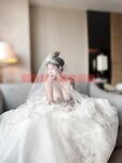 Hot contrast sexy beauty "Tutu" at ang kanyang mga girlfriends VIP group Xiuhe group wedding dress face oral sex, magandang sexy wedding bride super contrast full version welfare ①