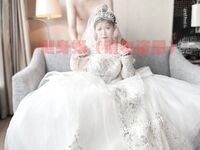 Hot contrast sexy beauty "Tutu" at ang kanyang mga girlfriends VIP group Xiuhe group wedding dress face oral sex, magandang sexy wedding bride super contrast full version welfare ①
