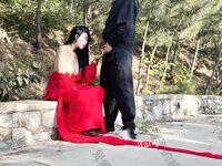 Hot contrast sexy beauty "Tutu" at ang kanyang mga girlfriends VIP group Xiuhe group wedding dress face oral sex, magandang sexy wedding bride super contrast full version welfare ①