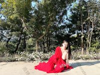 Hot contrast sexy beauty "Tutu" at ang kanyang mga girlfriends VIP group Xiuhe group wedding dress face oral sex, magandang sexy wedding bride super contrast full version welfare ①
