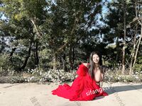 Hot contrast sexy beauty "Tutu" at ang kanyang mga girlfriends VIP group Xiuhe group wedding dress face oral sex, magandang sexy wedding bride super contrast full version welfare ①