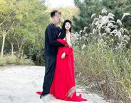 Hot contrast sexy beauty "Tutu" at ang kanyang mga girlfriends VIP group Xiuhe group wedding dress face oral sex, magandang sexy wedding bride super contrast full version welfare ①