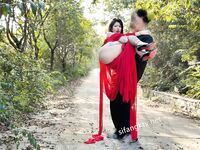 Hot contrast sexy beauty "Tutu" at ang kanyang mga girlfriends VIP group Xiuhe group wedding dress face oral sex, magandang sexy wedding bride super contrast full version welfare ①