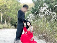 Hot contrast sexy beauty "Tutu" at ang kanyang mga girlfriends VIP group Xiuhe group wedding dress face oral sex, magandang sexy wedding bride super contrast full version welfare ①