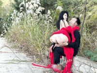 Hot contrast sexy beauty "Tutu" at ang kanyang mga girlfriends VIP group Xiuhe group wedding dress face oral sex, magandang sexy wedding bride super contrast full version welfare ①