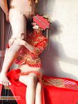 Hot contrast sexy beauty "Tutu" at ang kanyang mga girlfriends VIP group Xiuhe group wedding dress face oral sex, magandang sexy wedding bride super contrast full version welfare ①