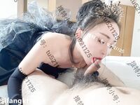 Hot contrast sexy beauty "Tutu" at ang kanyang mga girlfriends VIP group Xiuhe group wedding dress face oral sex, magandang sexy wedding bride super contrast full version welfare ②