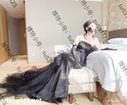 Hot contrast sexy beauty "Tutu" at ang kanyang mga girlfriends VIP group Xiuhe group wedding dress face oral sex, magandang sexy wedding bride super contrast full version welfare ②