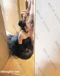 Hot contrast sexy beauty "Tutu" at ang kanyang mga girlfriends VIP group Xiuhe group wedding dress face oral sex, magandang sexy wedding bride super contrast full version welfare ②
