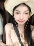 Wang x 22 B, pelajar di Kolej Hubei xx, menyukai keseronokan seks.