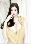 漫画身材颜值巨乳【猪小七】260万粉博主,奶比头还大，人间极品尤物