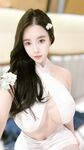 漫画身材颜值巨乳【猪小七】260万粉博主,奶比头还大，人间极品尤物