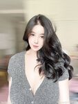 漫画身材颜值巨乳【猪小七】260万粉博主,奶比头还大，人间极品尤物