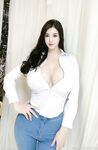 漫画身材颜值巨乳【猪小七】260万粉博主,奶比头还大，人间极品尤物