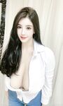 漫画身材颜值巨乳【猪小七】260万粉博主,奶比头还大，人间极品尤物