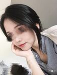 Weibo pelajar Kanada Li Tianyi: Auntie Li Tian, perempuan jalang yang cantik dengan senyuman manis, sedang bersetubuh dengan teman lelakinya di dalam bilik hotel. Dia melutut di atas lantai menjilat zakarnya, memeluk kaki dan air mani tanpa kondom. Saya t