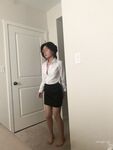 Weibo pelajar Kanada Li Tianyi: Auntie Li Tian, perempuan jalang yang cantik dengan senyuman manis, sedang bersetubuh dengan teman lelakinya di dalam bilik hotel. Dia melutut di atas lantai menjilat zakarnya, memeluk kaki dan air mani tanpa kondom. Saya t