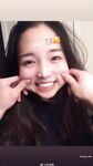Weibo pelajar Kanada Li Tianyi: Auntie Li Tian, perempuan jalang yang cantik dengan senyuman manis, sedang bersetubuh dengan teman lelakinya di dalam bilik hotel. Dia melutut di atas lantai menjilat zakarnya, memeluk kaki dan air mani tanpa kondom. Saya t