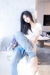 XiuRen.com pendatang baru tulen, dewi penyembuhan [Zhou Zhou tidak makan ketumbar] kebajikan berskala besar, gosok pussy dan prop susu melancap, mendedahkan jalang