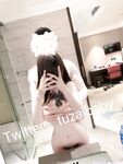 210,000 followers on Twitter, the ultimate beautiful girl, squirting loli princess [rabbit loves squirting] uniforms exposed outdoors, props crape myrtle squirt