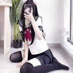 210,000 followers on Twitter, the ultimate beautiful girl, squirting loli princess [rabbit loves squirting] uniforms exposed outdoors, props crape myrtle squirt