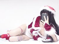 210,000 followers on Twitter, the ultimate beautiful girl, squirting loli princess [rabbit loves squirting] uniforms exposed outdoors, props crape myrtle squirt