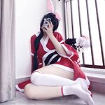 210,000 followers on Twitter, the ultimate beautiful girl, squirting loli princess [rabbit loves squirting] uniforms exposed outdoors, props crape myrtle squirt