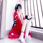 210,000 followers on Twitter, the ultimate beautiful girl, squirting loli princess [rabbit loves squirting] uniforms exposed outdoors, props crape myrtle squirt
