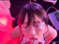 萬狼求檔OnlyFans斯文眼鏡反差小姐姐【deerlong】私拍合集,極品中的極品天生的肉便器,純情少女展現精湛口活兒口爆吞精