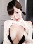 萬狼求檔OnlyFans斯文眼鏡反差小姐姐【deerlong】私拍合集,極品中的極品天生的肉便器,純情少女展現精湛口活兒口爆吞精