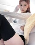 抖音反差女神『宥子oct9』最新定制道具自慰，风骚气质高挑身材男人看了就想侵犯穷人女神富人玩物精盆（2）
