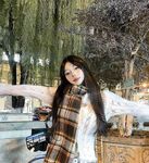 江西精神小妹周芳霞，小骚货让做什么就做什么，让抠逼就抠逼，让揉奶就揉奶，一番调教之下高冷太妹竟然还开始享受起来!