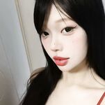 江西精神小妹周芳霞，小骚货让做什么就做什么，让抠逼就抠逼，让揉奶就揉奶，一番调教之下高冷太妹竟然还开始享受起来!