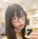江西精神小妹周芳霞，小骚货让做什么就做什么，让抠逼就抠逼，让揉奶就揉奶，一番调教之下高冷太妹竟然还开始享受起来!