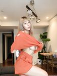 【頂級女模】OnlyFans天然巨乳女神，號稱第一美臀【渡辺萬美】視圖福利，一對車大燈又軟又彈