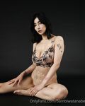 【頂級女模】OnlyFans天然巨乳女神，號稱第一美臀【渡辺萬美】視圖福利，一對車大燈又軟又彈
