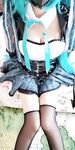 "Cô nàng fangirl" với thân hình và vóc dáng hoàn hảo đã cặp kè với nhà tài trợ và được huấn luyện để quan hệ tình dục. Cô ấy xinh đẹp và có thân hình bất khả chiến bại. Cô ấy là một con đĩ hoàn toàn trái ngược, vừa là nữ thần của người nghèo, vừ