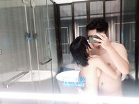 推特极品白虎萝莉『kitty不吃鱼』一字马紫薇被男主调教啪啪乖的狠！超嫩可爱人形小母狗被操的叫爸爸下