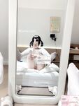 Cô bé "Cai Cai Loli" siêu đáng yêu đã bị cha của người đỡ đầu vạch trần và huấn luyện ngoài trời. Cô bé ngoan ngoãn trong mắt bạn bè và thầy cô thực ra chỉ là con đĩ của cha mình trong chốn riêng tư.