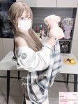 Cô bé "Cai Cai Loli" siêu đáng yêu đã bị cha của người đỡ đầu vạch trần và huấn luyện ngoài trời. Cô bé ngoan ngoãn trong mắt bạn bè và thầy cô thực ra chỉ là con đĩ của cha mình trong chốn riêng tư.