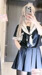 Cô bé "Cai Cai Loli" siêu đáng yêu đã bị cha của người đỡ đầu vạch trần và huấn luyện ngoài trời. Cô bé ngoan ngoãn trong mắt bạn bè và thầy cô thực ra chỉ là con đĩ của cha mình trong chốn riêng tư.