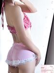 Cô bé "Cai Cai Loli" siêu đáng yêu đã bị cha của người đỡ đầu vạch trần và huấn luyện ngoài trời. Cô bé ngoan ngoãn trong mắt bạn bè và thầy cô thực ra chỉ là con đĩ của cha mình trong chốn riêng tư.