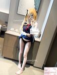 Cô bé "Cai Cai Loli" siêu đáng yêu đã bị cha của người đỡ đầu vạch trần và huấn luyện ngoài trời. Cô bé ngoan ngoãn trong mắt bạn bè và thầy cô thực ra chỉ là con đĩ của cha mình trong chốn riêng tư.